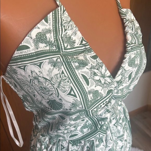 Monteau Green and White Tile-Print Spaghetti Strap Maxi Dress - Picture 3 of 3